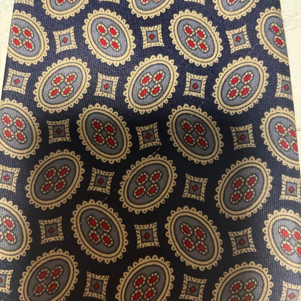 Vintage Merceds Hand Made 100% Silk Tie Navy Cream and Red Geometric Design EUC - Picture 6 of 8